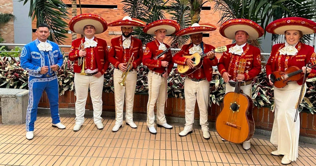Legado Real en serenata de amor