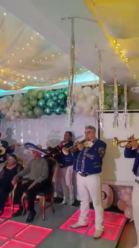 Trompetas del mariachi en una celebración privada